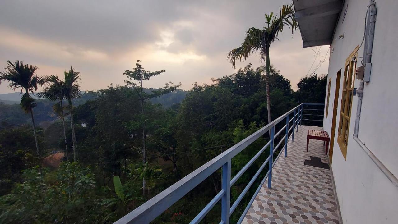 Greenpepperhomestay Munnar Anaviratty Extérieur photo