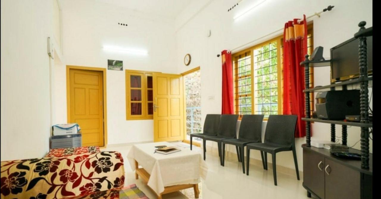 Greenpepperhomestay Munnar Anaviratty Extérieur photo